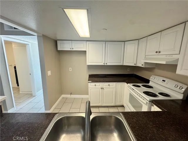 $2,200 | 300 East Chestnut Avenue, Unit 301, Santa Ana, CA 92701