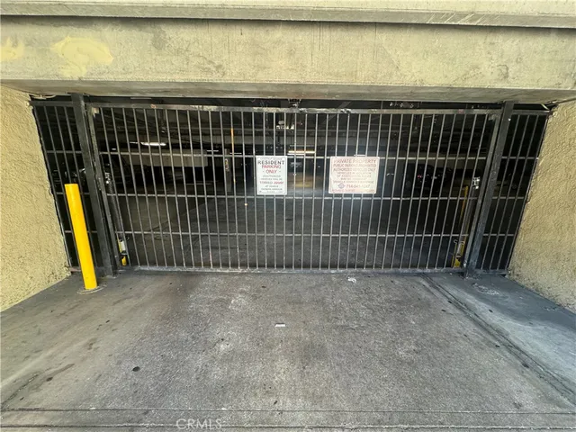 $2,200 | 300 East Chestnut Avenue, Unit 301, Santa Ana, CA 92701