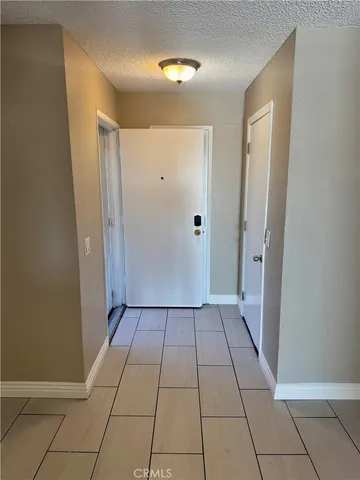 $2,200 | 300 East Chestnut Avenue, Unit 301, Santa Ana, CA 92701