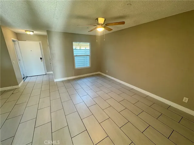 $2,200 | 300 East Chestnut Avenue, Unit 301, Santa Ana, CA 92701