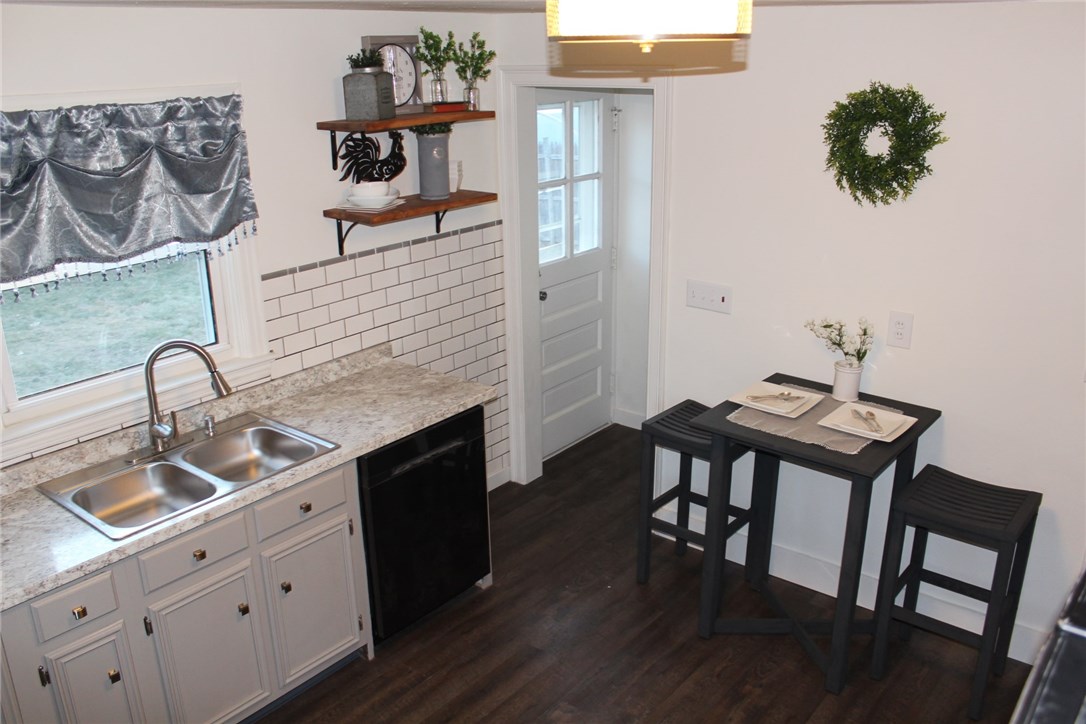 16 Hemalin Road Cranston, RI 02910 - Photo 12 of 25