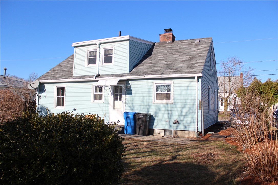 16 Hemalin Road Cranston, RI 02910 - Photo 3 of 25