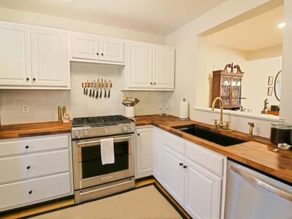 $465,000 | 29 Abbey Road, Williston, VT 05495