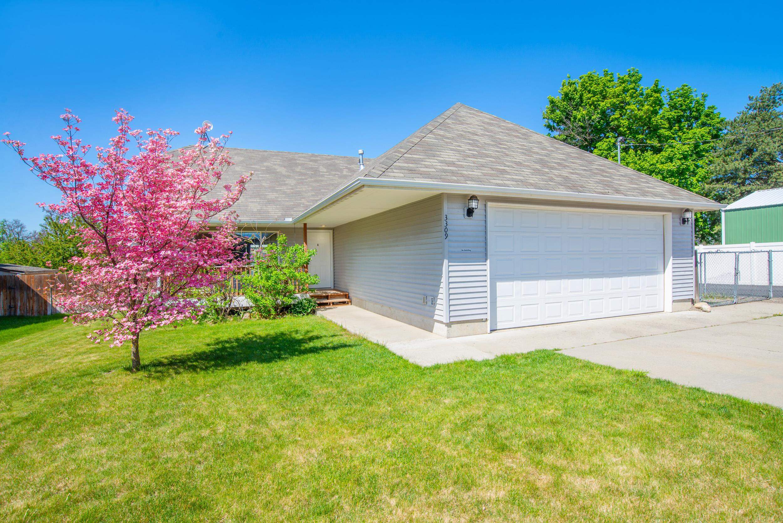 3309 North Fowler Road Millwood, WA 99206 - Photo 1 of 43