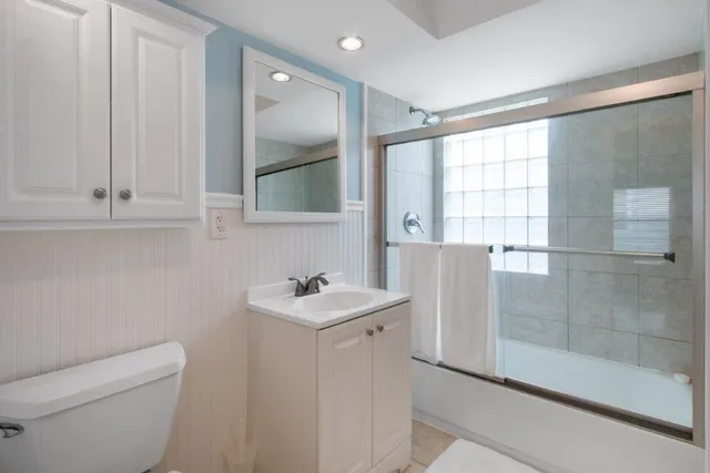 $2,950 | 1300 Dodge Street, Lake Geneva, WI 53147