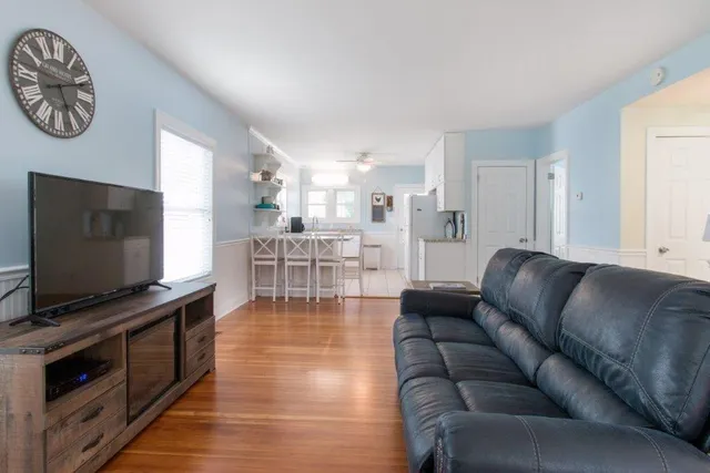 $2,950 | 1300 Dodge Street, Lake Geneva, WI 53147