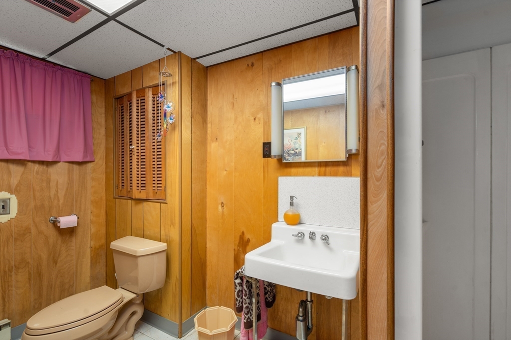 85 Townly Road Watertown, MA 02472 - Photo 17 of 31 Gallery Image 17