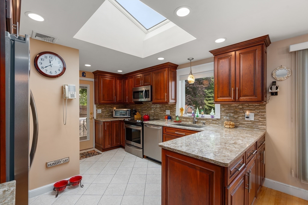 85 Townly Road Watertown, MA 02472 - Photo 5 of 31 Gallery Image 5