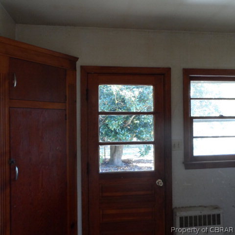 1610 Regent Road Topping, VA 23169 - Photo 3 of 9 Gallery Image 3