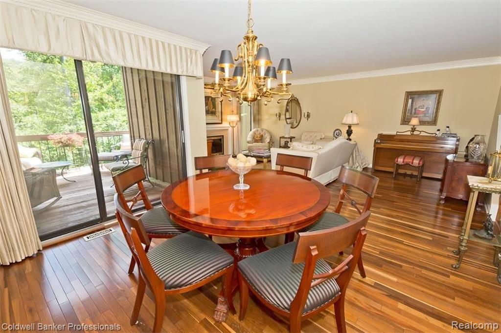 23735 Ravineview Court Bingham Farms, MI 48025 - Photo 6 of 28