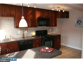 1814 Farrington Road Philadelphia, PA 19151 - Photo 3 of 12 Gallery Image 3
