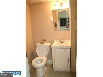 1814 Farrington Road Philadelphia, PA 19151 - Photo 10 of 12 Gallery Image 10