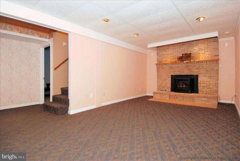 24509 Hanson Road Gaithersburg, MD 20882 - Photo 22 of 30 Recreation Room #2