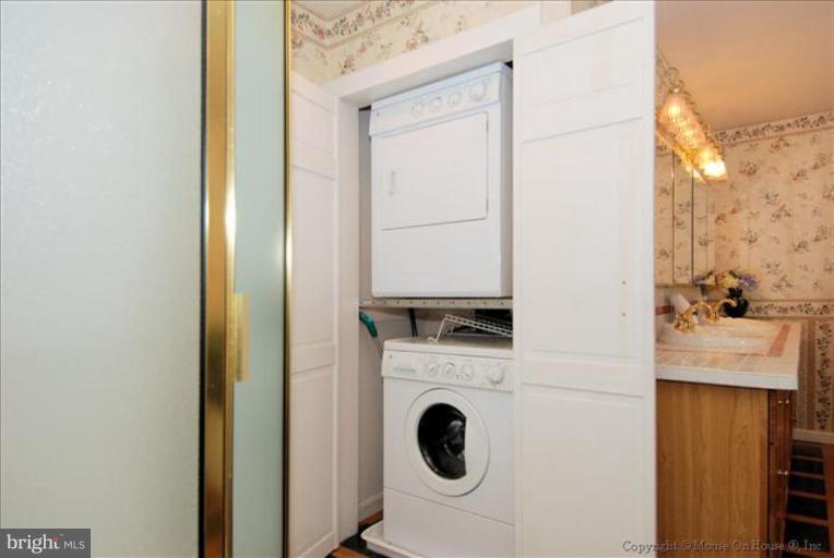 24509 Hanson Road Gaithersburg, MD 20882 - Photo 24 of 30 Laundry Area 1