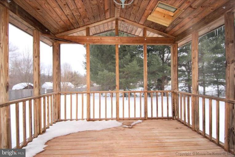 24509 Hanson Road Gaithersburg, MD 20882 - Photo 28 of 30 Screened-in Porch