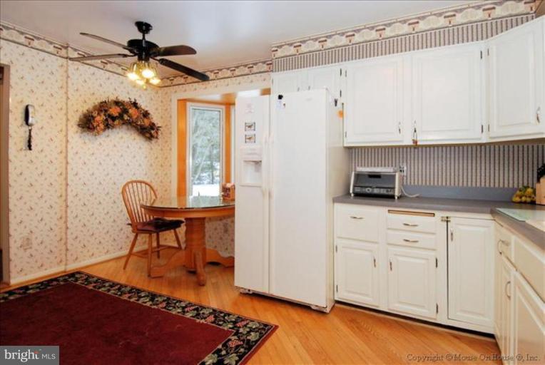 24509 Hanson Road Gaithersburg, MD 20882 - Photo 4 of 30 Kitchen #2