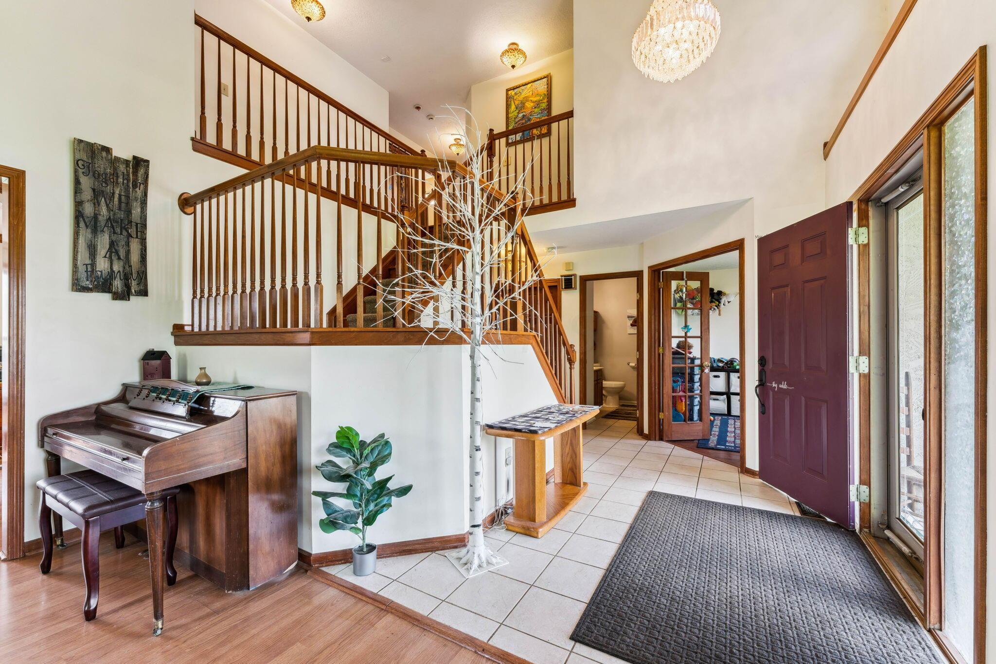 51 Roland Court Pataskala, OH 43062 - Photo 6 of 55 Stunning Entrance