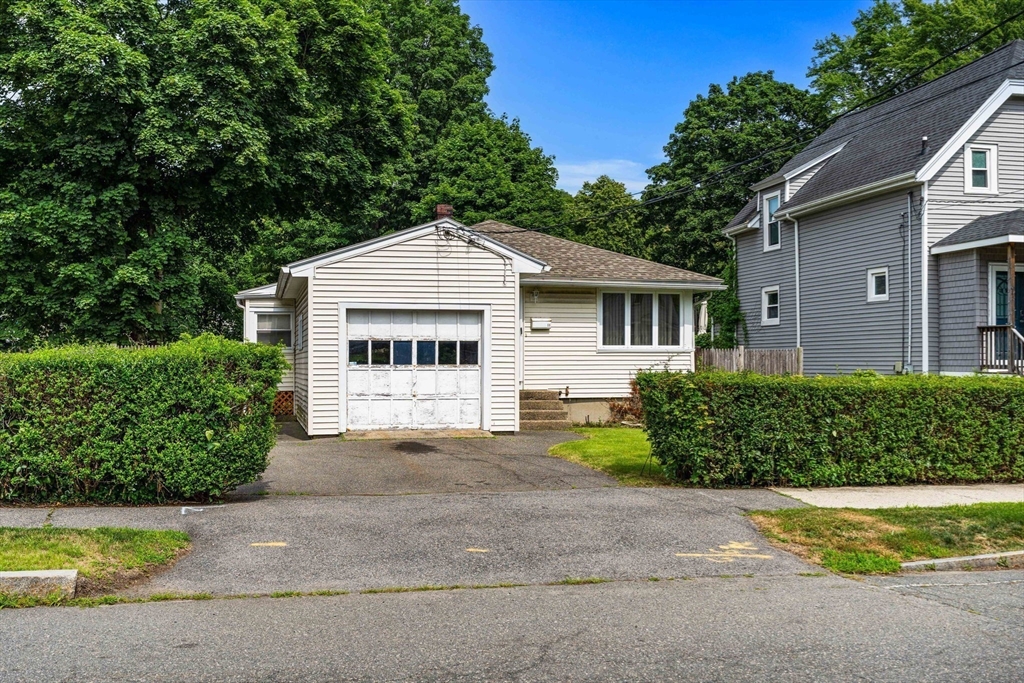 11 Pennybrook Road Lynn, MA 01905 - Photo 4 of 33