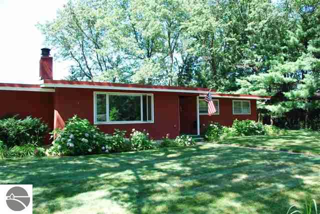 720 Westminster Road Traverse City, MI 49686 - Photo 2 of 25 1728967-1.JPG