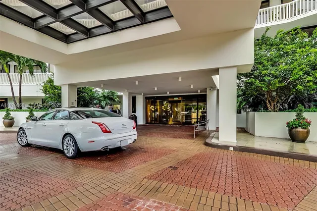 a picture of a wall with white wall painting