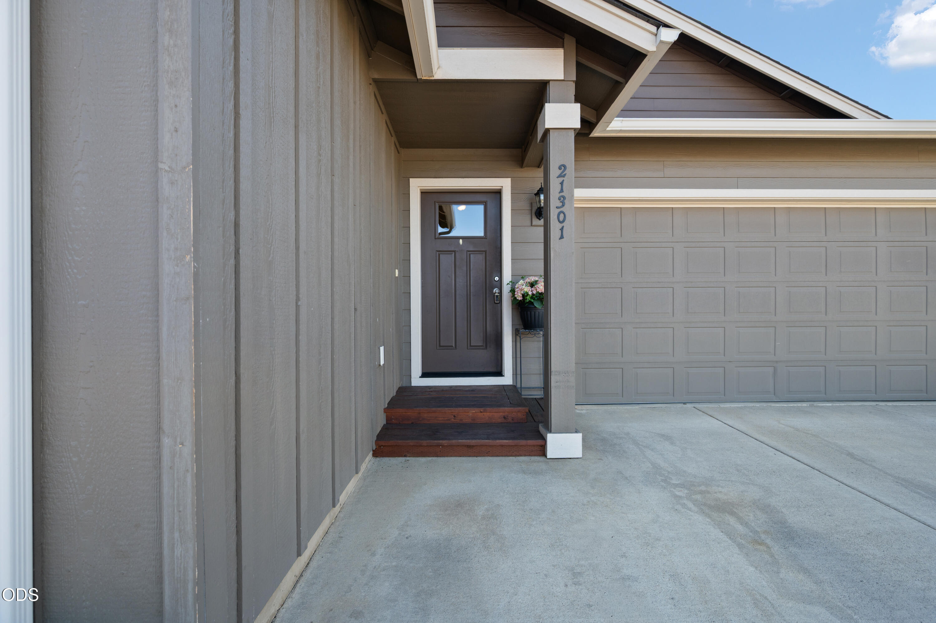 21301 Oconnor Way Bend, OR 97701 - Photo 3 of 36