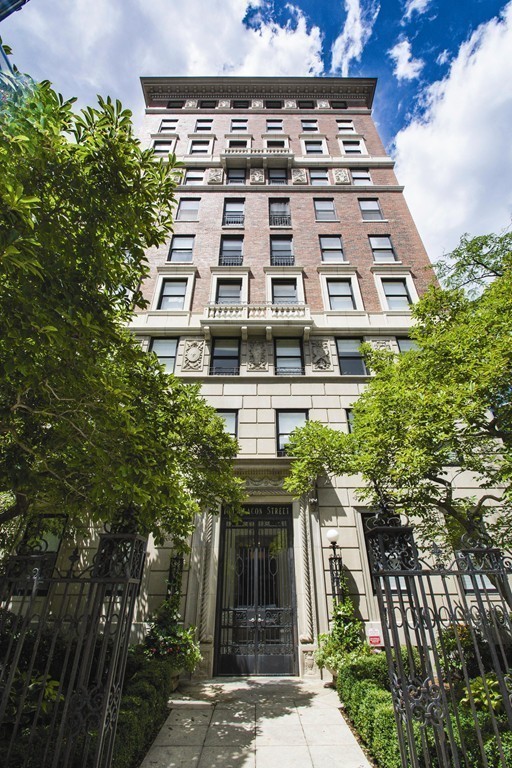100 Beacon Street, Unit 7 Boston, MA 02116 - Photo 16 of 17 front view of a building