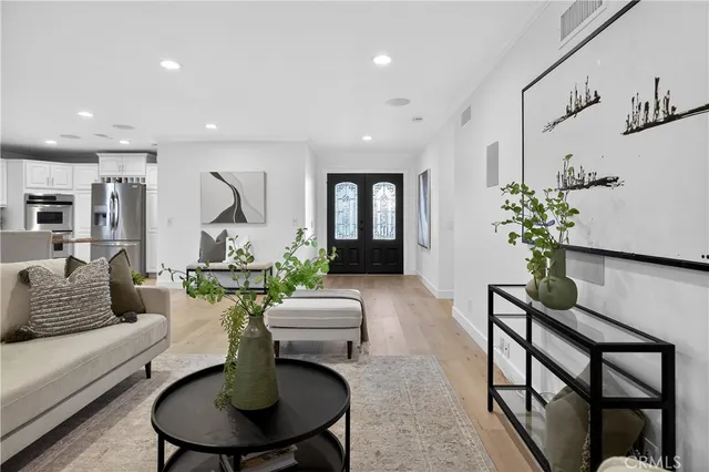 $1,274,900 | 17 Pinewood Avenue, Oak Park, CA 91377