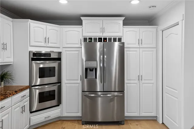 $1,274,900 | 17 Pinewood Avenue, Oak Park, CA 91377