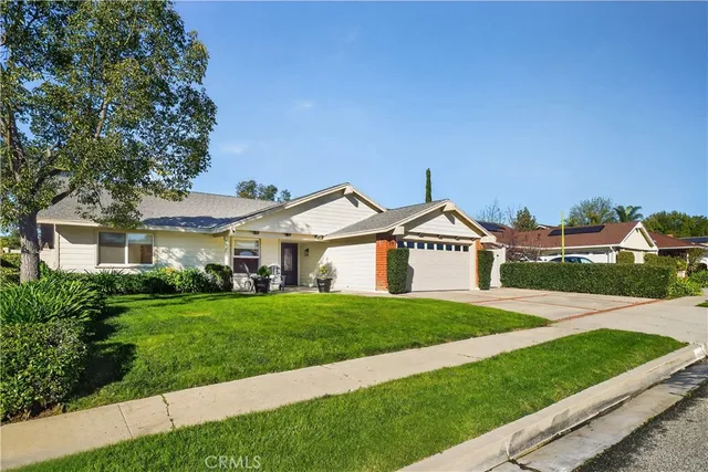 $1,274,900 | 17 Pinewood Avenue, Oak Park, CA 91377
