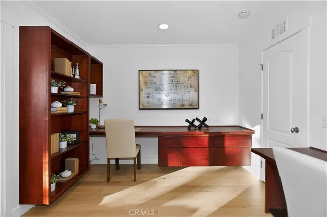 $1,274,900 | 17 Pinewood Avenue, Oak Park, CA 91377