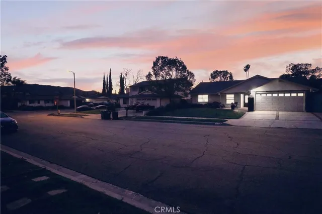 $1,274,900 | 17 Pinewood Avenue, Oak Park, CA 91377