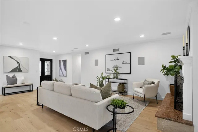 $1,274,900 | 17 Pinewood Avenue, Oak Park, CA 91377