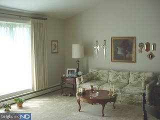 527 Sharpless Road Springfield, PA 19064 - Photo 2 of 6