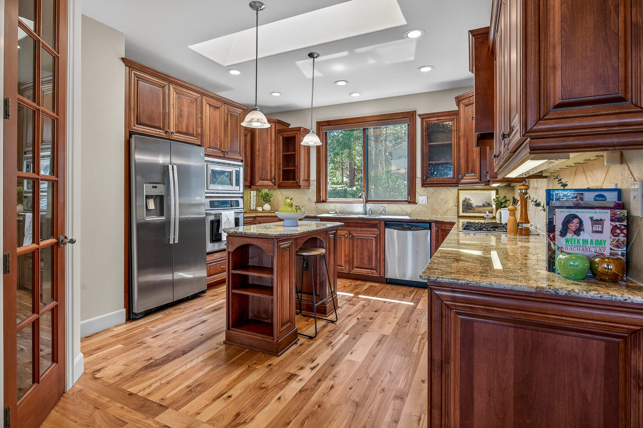 19305 Brookside Way Bend, OR 97702 - Photo 13 of 47 Makes entertaining easy