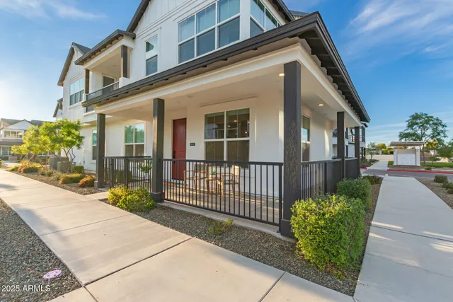 $2,800 | 11300 North Casa Dega Drive, Unit 1042, Surprise, AZ 85388