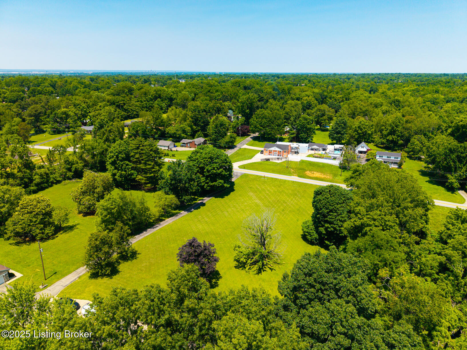 6712 Cooper Chapel Road Louisville, KY 40229 - Photo 70 of 78 DJI_20250602134246_0801_D