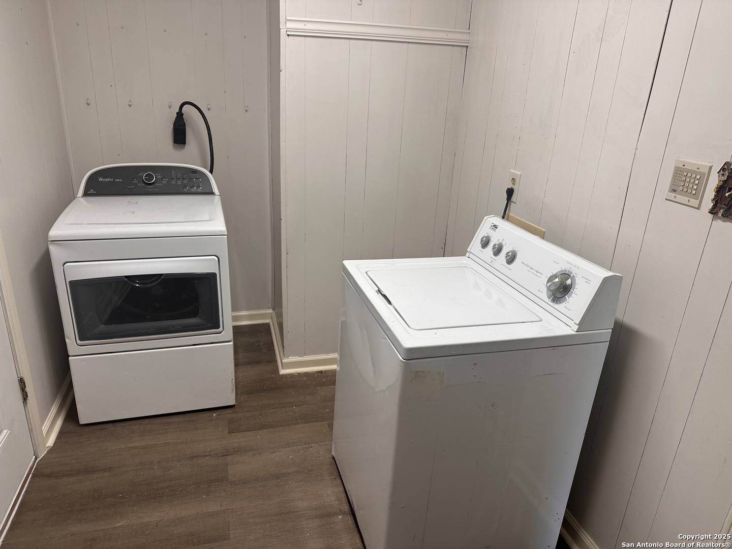 1219 Weil Road Marion, TX 78124 - Photo 4 of 4 a utility room with dryer and washer