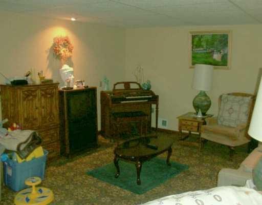 566 Freeport Road Freeport, PA 16229 - Photo 7 of 8 Studio/Study/Office.