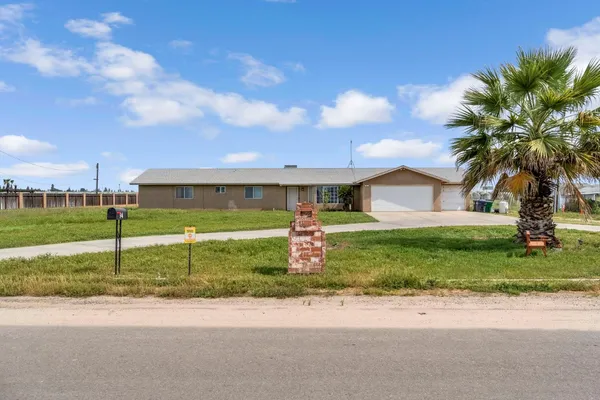 $615,000 | 94 North Locan Avenue, Fresno, CA 93737