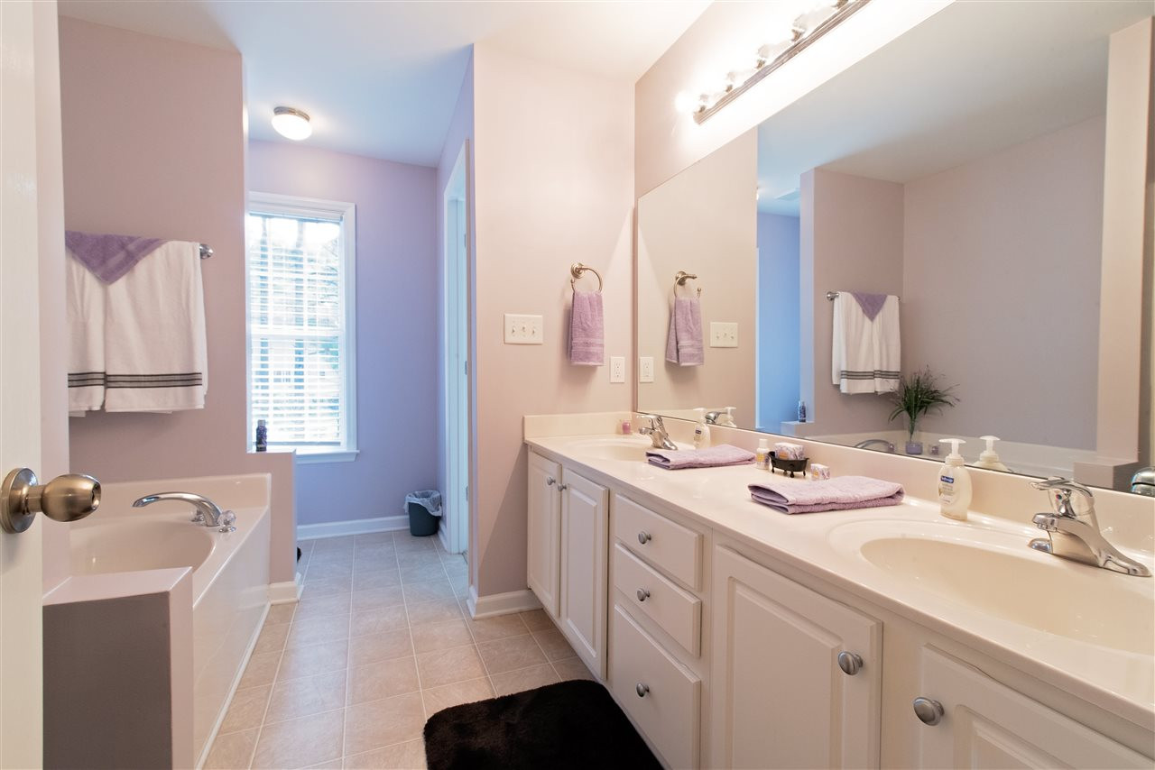 232 King Road Selma, NC 27576 - Photo 14 of 23 Master Bath/Spa