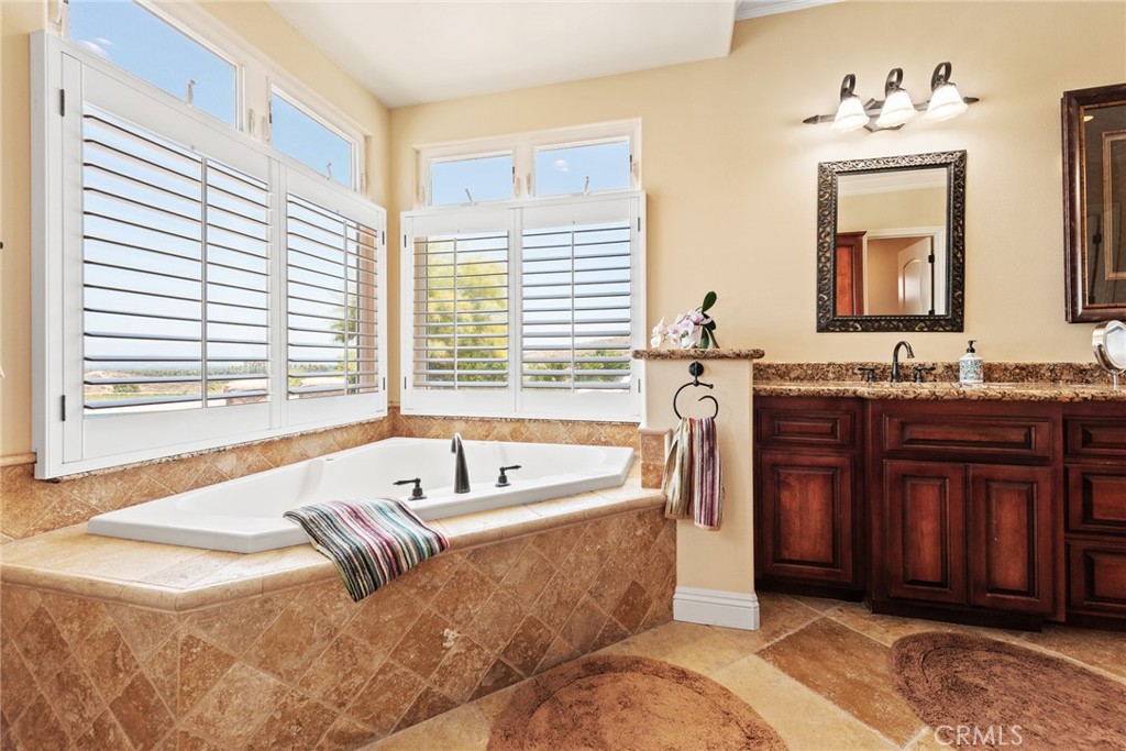 9609 Equestrian Drive Riverside, CA 92503 - Photo 18 of 41