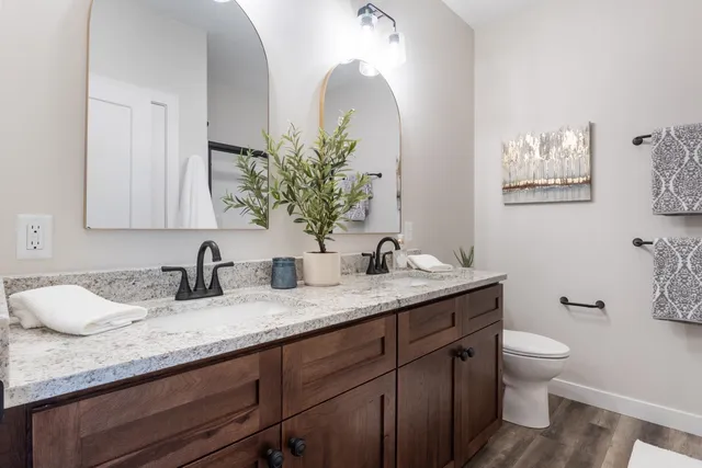 $382,000 | 590 West Main Street, Warsaw, IN 46580