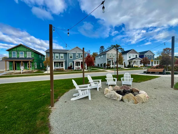 $382,000 | 590 West Main Street, Warsaw, IN 46580