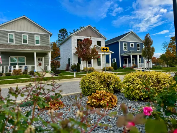 $382,000 | 590 West Main Street, Warsaw, IN 46580