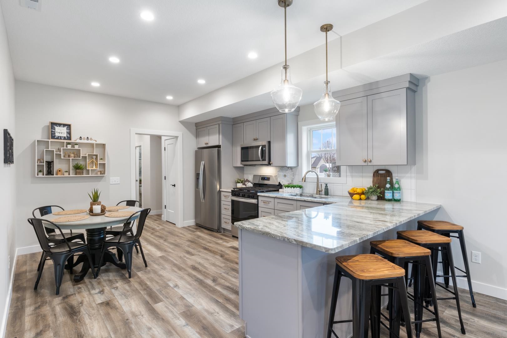 590 West Main Street Warsaw, IN 46580 - Photo 3 of 36