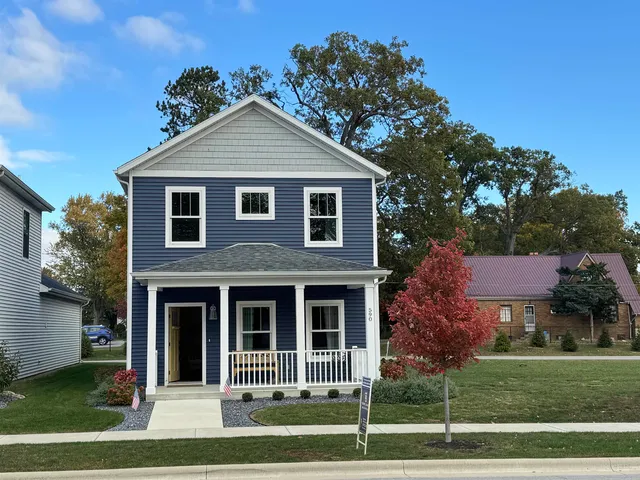 $382,000 | 590 West Main Street, Warsaw, IN 46580