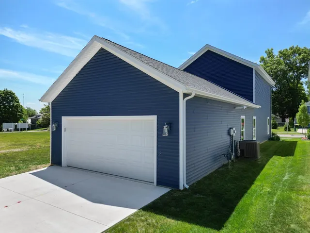 $382,000 | 590 West Main Street, Warsaw, IN 46580