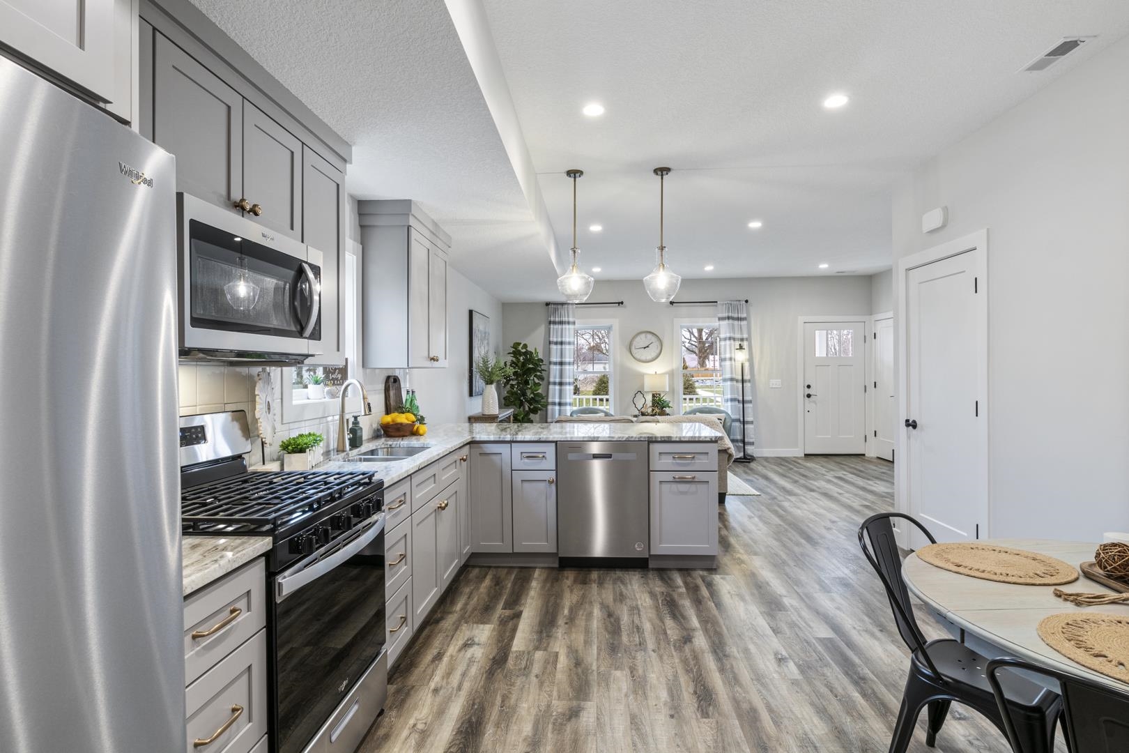 590 West Main Street Warsaw, IN 46580 - Photo 7 of 36