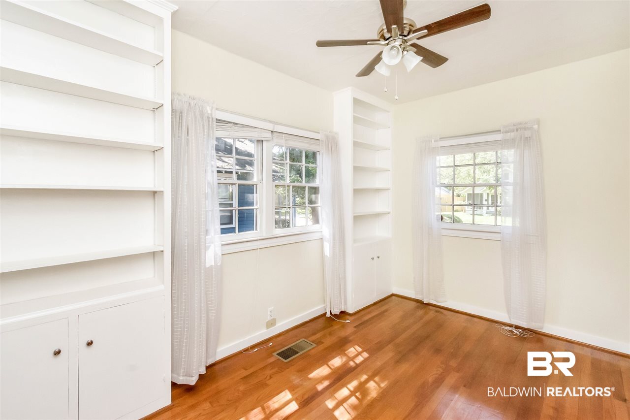 120 Margaret Street Mobile, AL 36607 - Photo 6 of 38