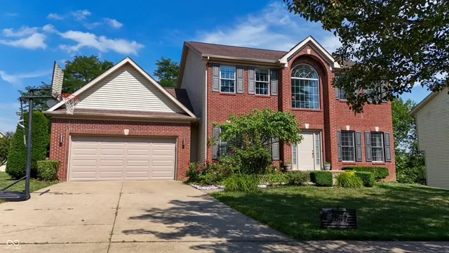 $390,000 | 2847 Macintosh, Columbus, IN 47201